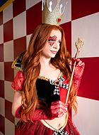 Rote Königin aus Alice im Wunderland, Kostüm mit Top und Shorts, Cold Shoulder, Stehkragen, Rautenmuster